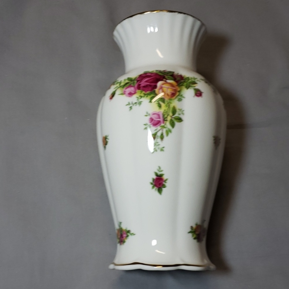 Old Country Roses Vase - Picture 3 of 5